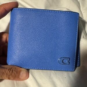 Like new men's billfold authentic wallet